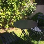 table de jardin en métal